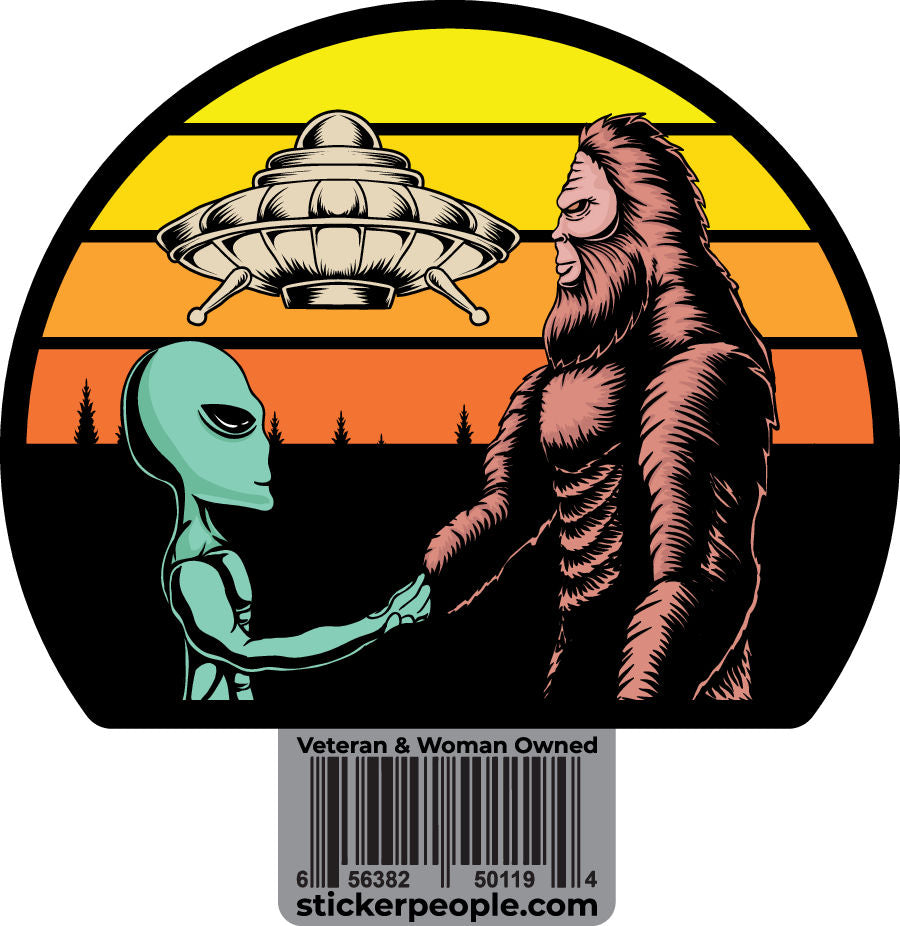 Bigfoot meeting Alien